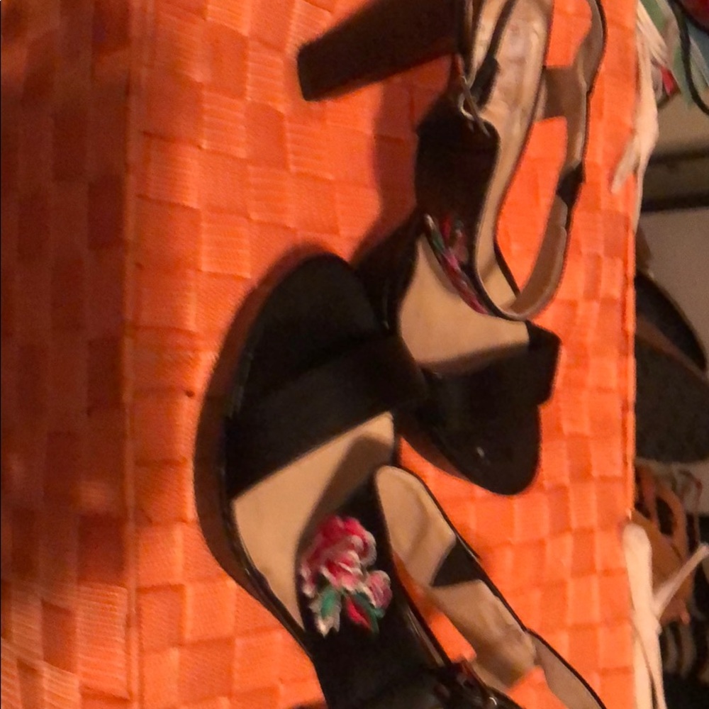 Black platform open toe sandal